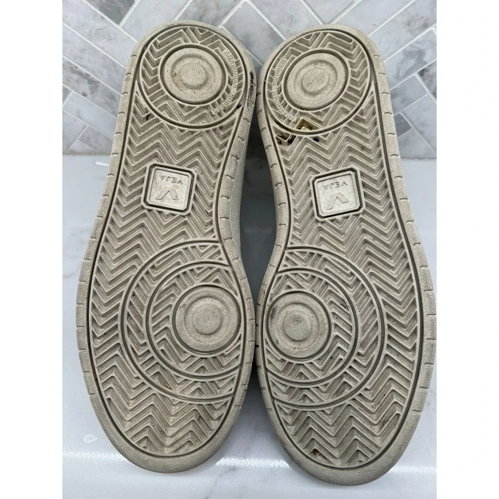 Veja‎ V-90 Leather Sneakers Womens Size 8 White V Logo Classic Low Top Lace Up